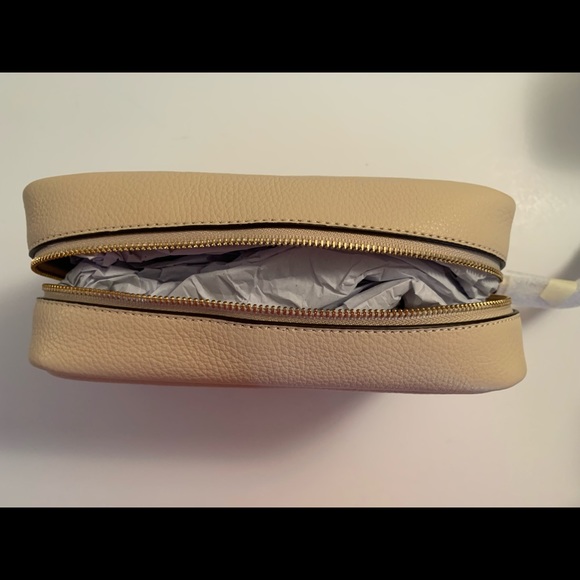 “HOST PICK” Coach X Jean Michel Basquiat Cosmetic Bag & free Clinique Eye Cream - Picture 5 of 10